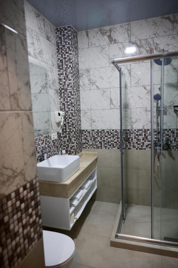 Dadiani Inn Zugdidi Extérieur photo