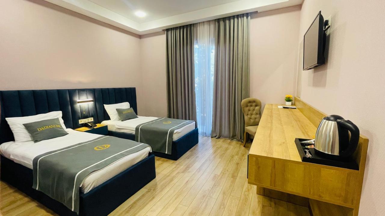 Dadiani Inn Zugdidi Extérieur photo