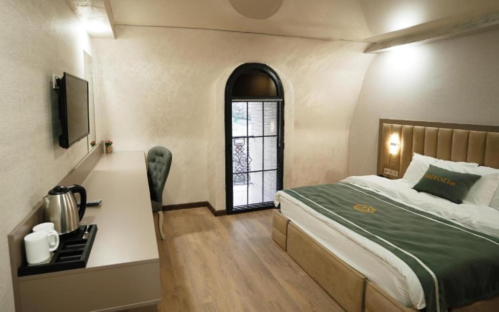 Dadiani Inn Zugdidi Extérieur photo